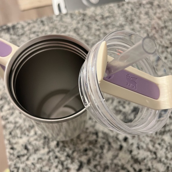 Stanley Cream and Purple Speckled Tumbler - Picture 3 of 3
